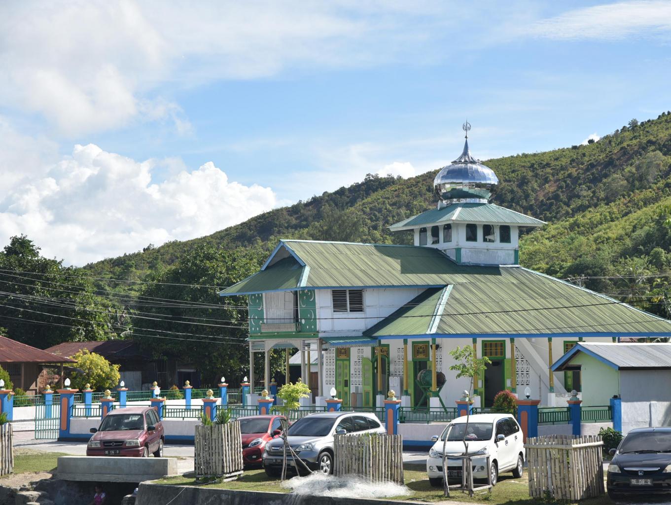 Wisata alam sambil wisata Religi